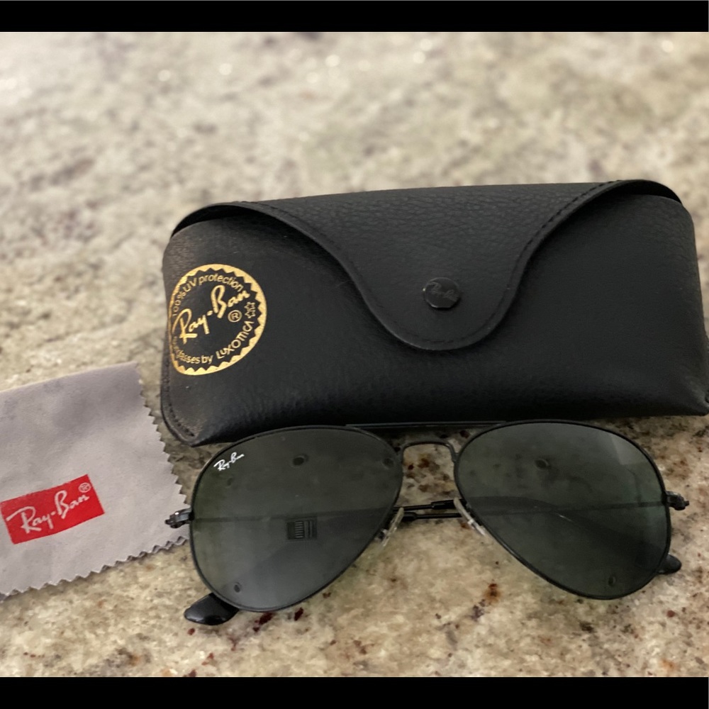 RayBan classic black metal aviators